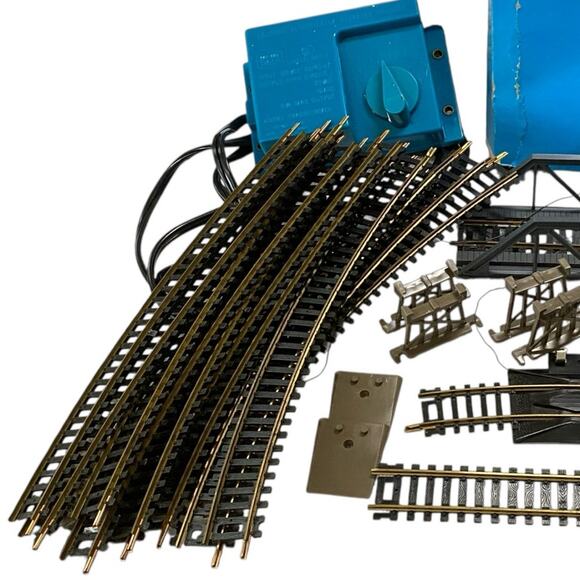 Life-Like Transformer Track Railroad Bridge & Trestle Set with Blinking Light - Picture 15 of 15